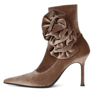 New! Jeffrey Campbell Florette
Velvet Pointed-toe stiletto sock boot Size 7 $165